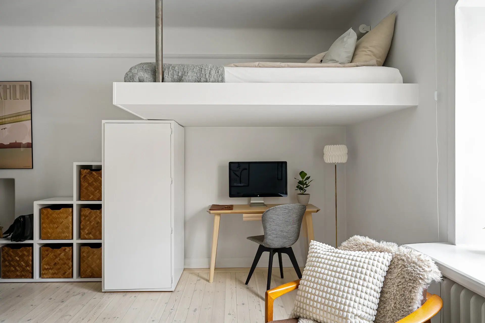 Studio dưới 40m² với gác lửng và lưu trữ chìm