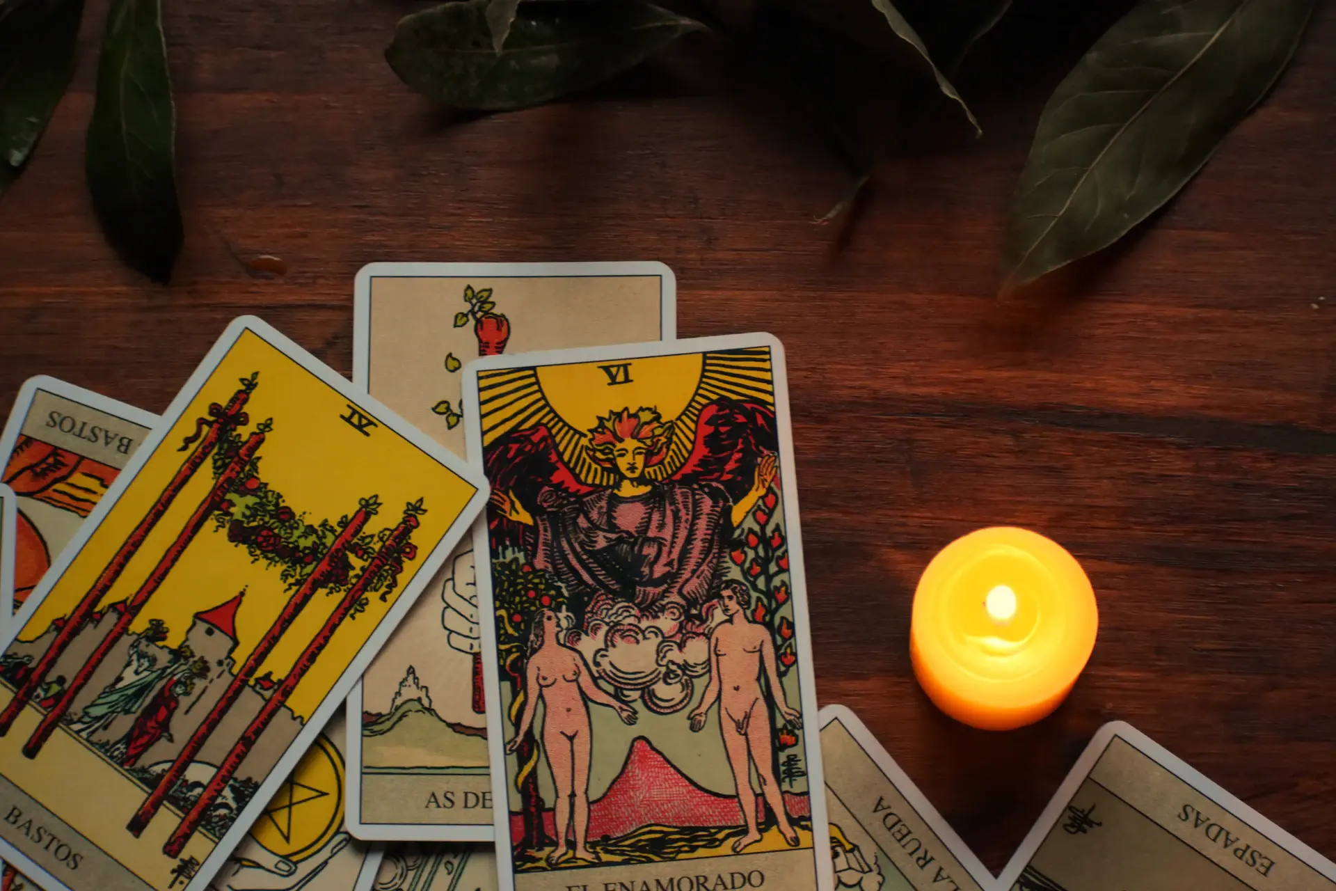 Đọc bài tarot tình duyên