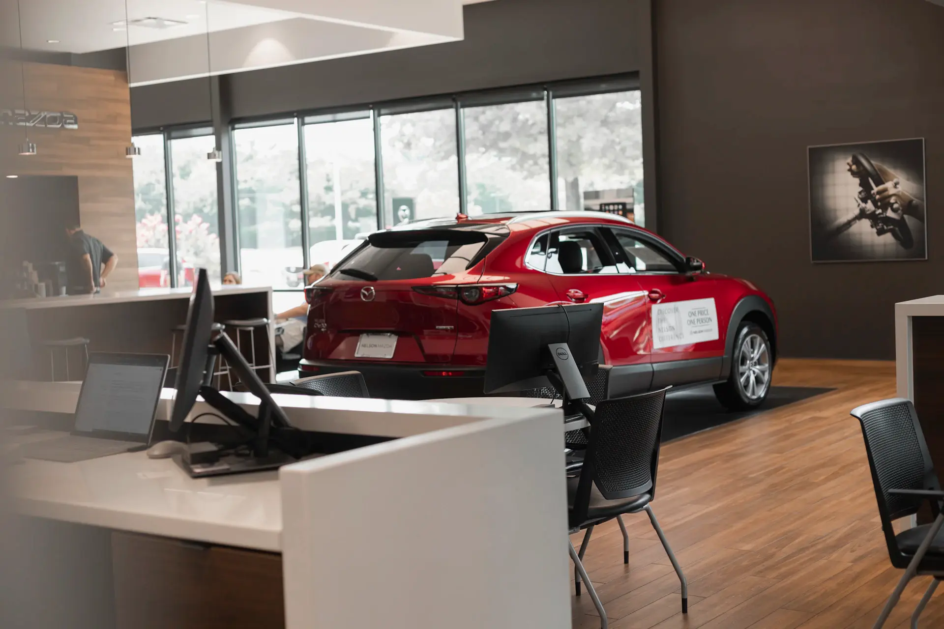 Mercedes-Benz showroom Hà Nội flagship