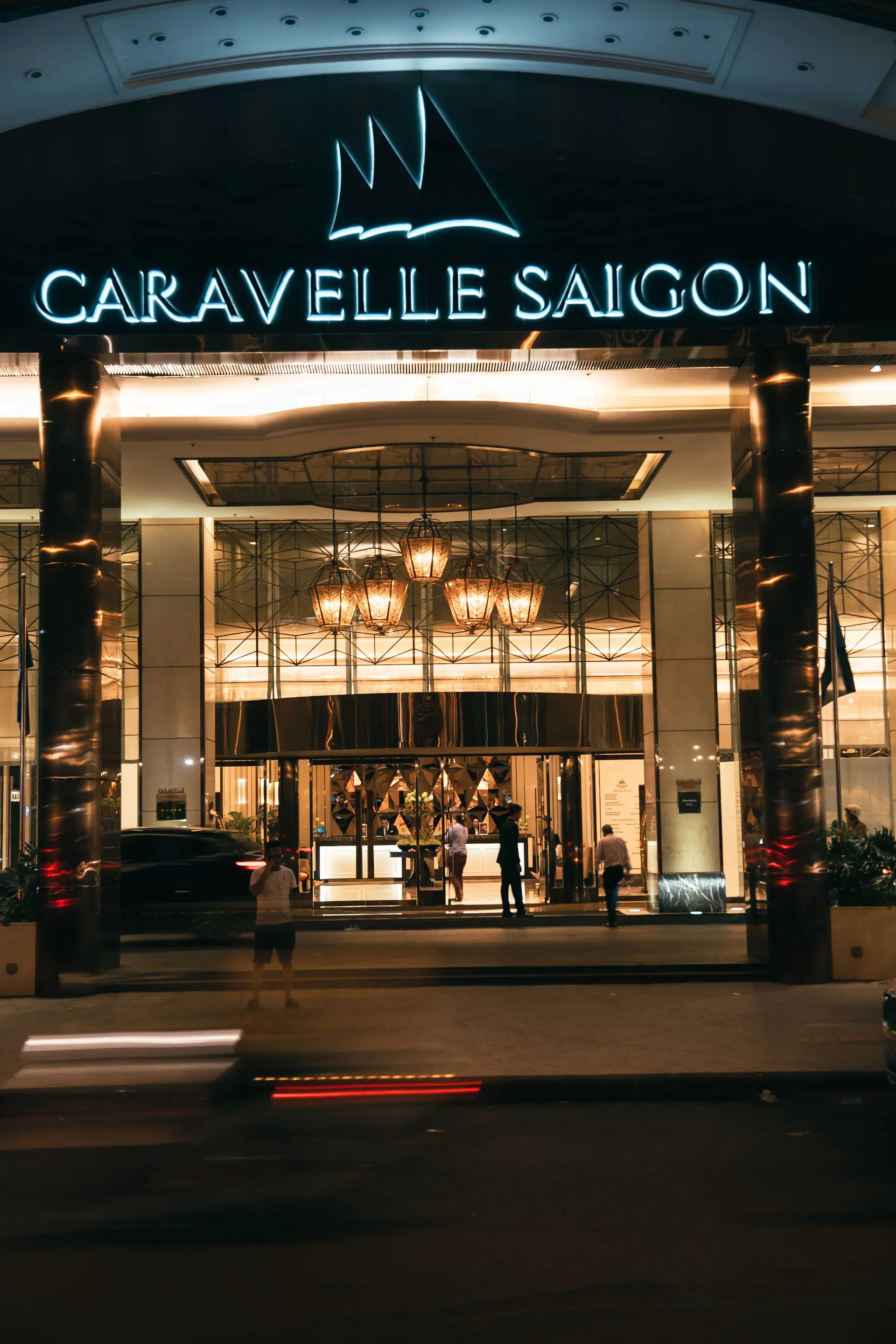 Khai trương boutique Đồng Khởi, TP. Hồ Chí Minh năm 2003