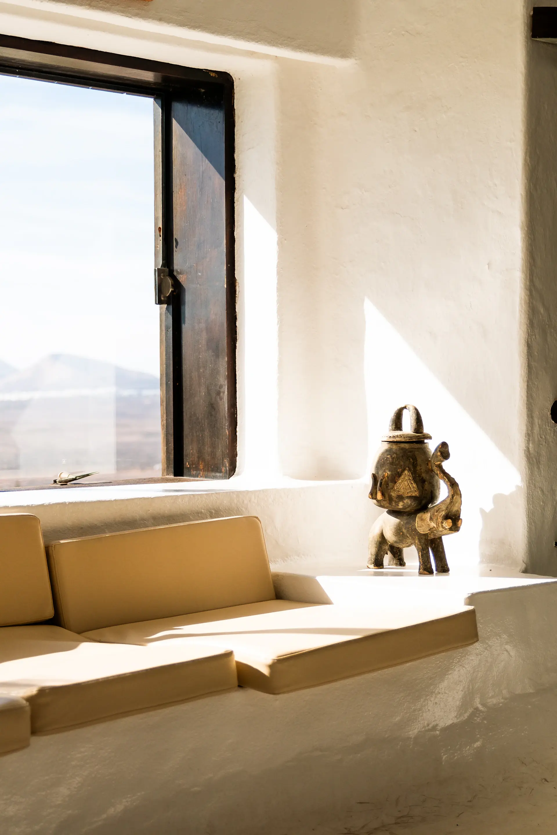 Biệt thự phong cách wabi-sabi với vật liệu mộc