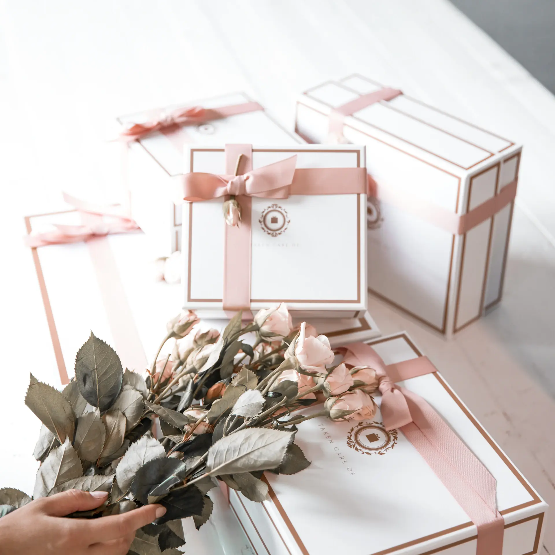 Signature champagne rose box