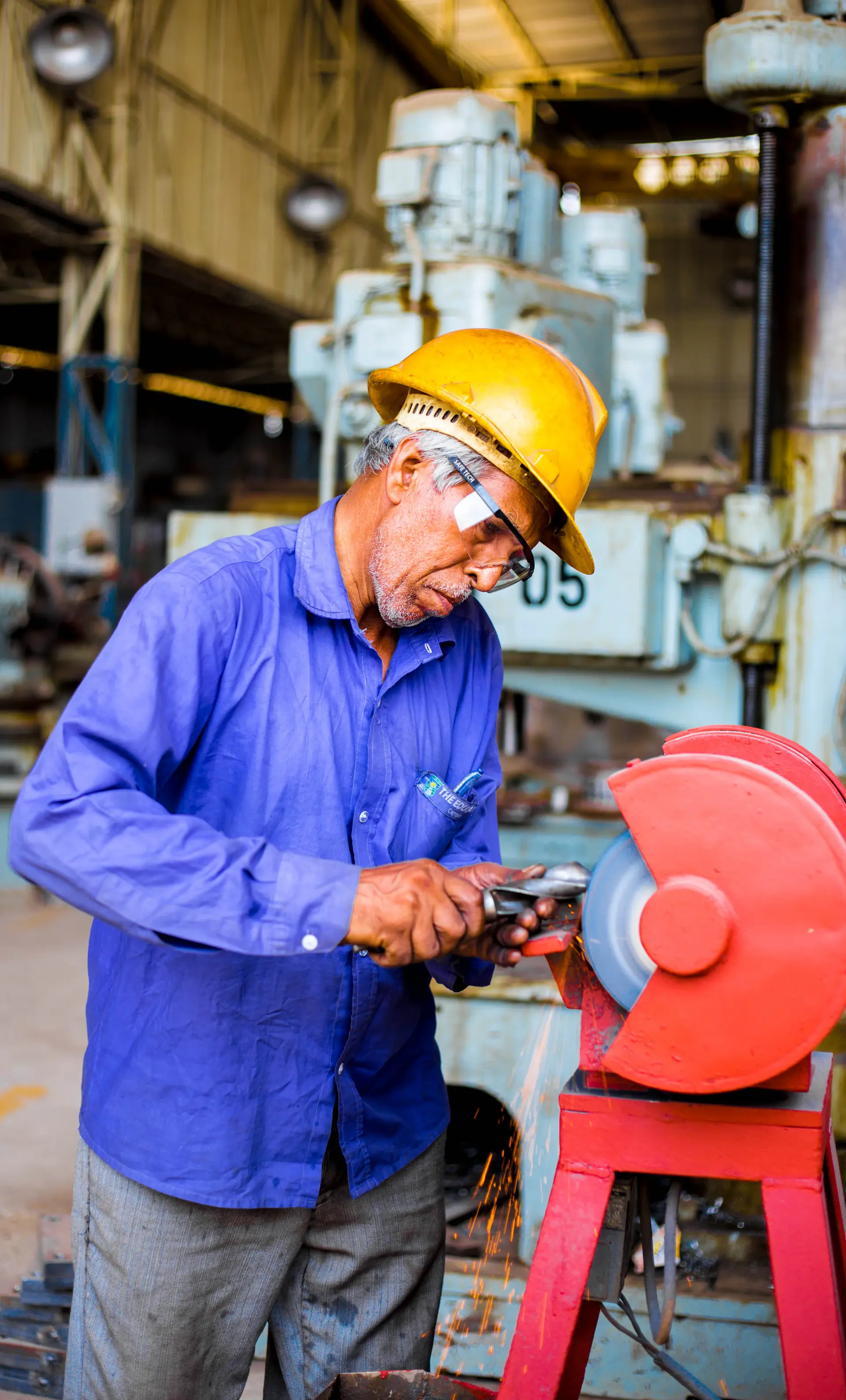 Cán bộ công nhân viên Công ty Nhiệt điện Quảng Trạch tại nhà máy