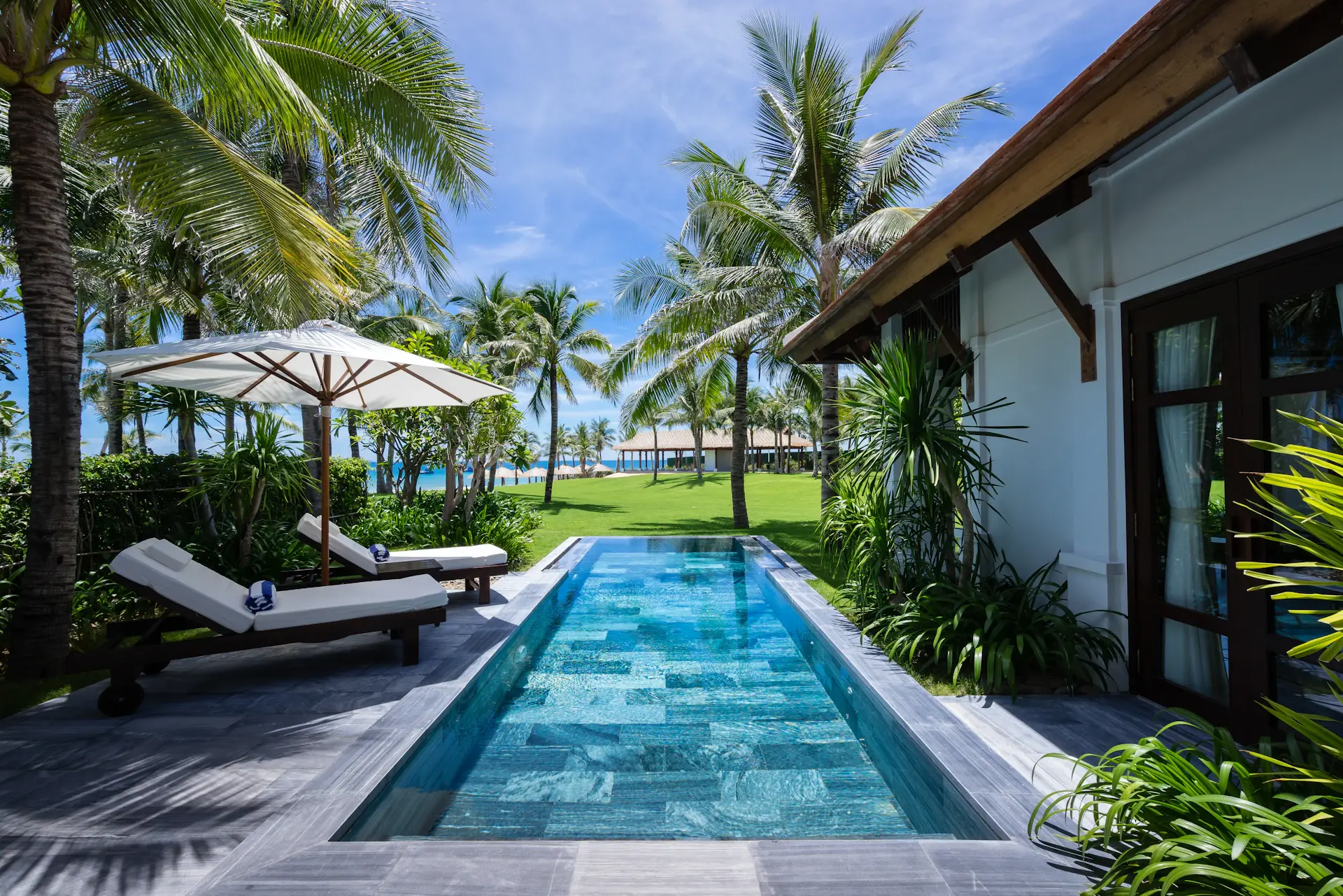 Biệt thự An Lam bên bờ biển trong ánh nắng chiều vàng