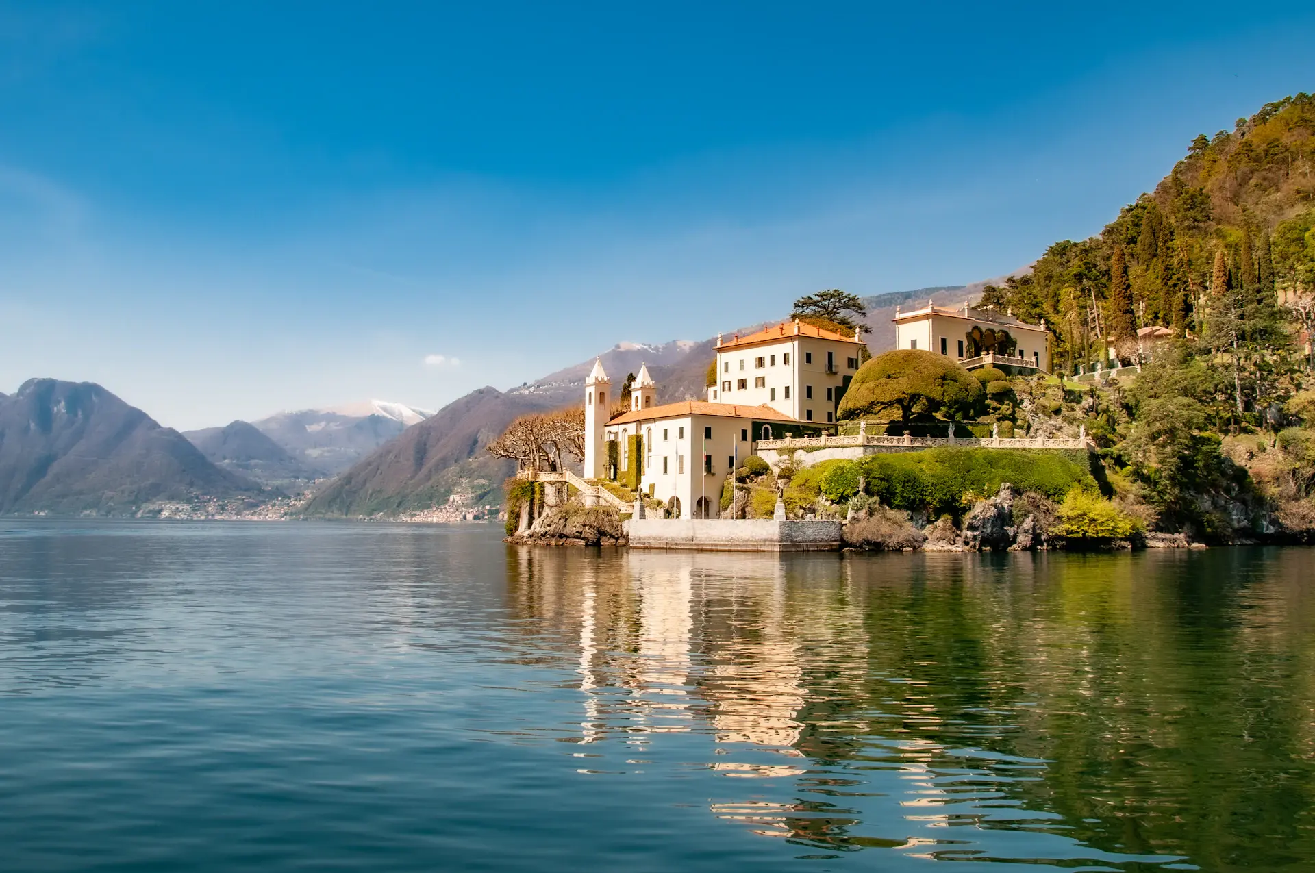 Hillside estate overlooking Lake Como