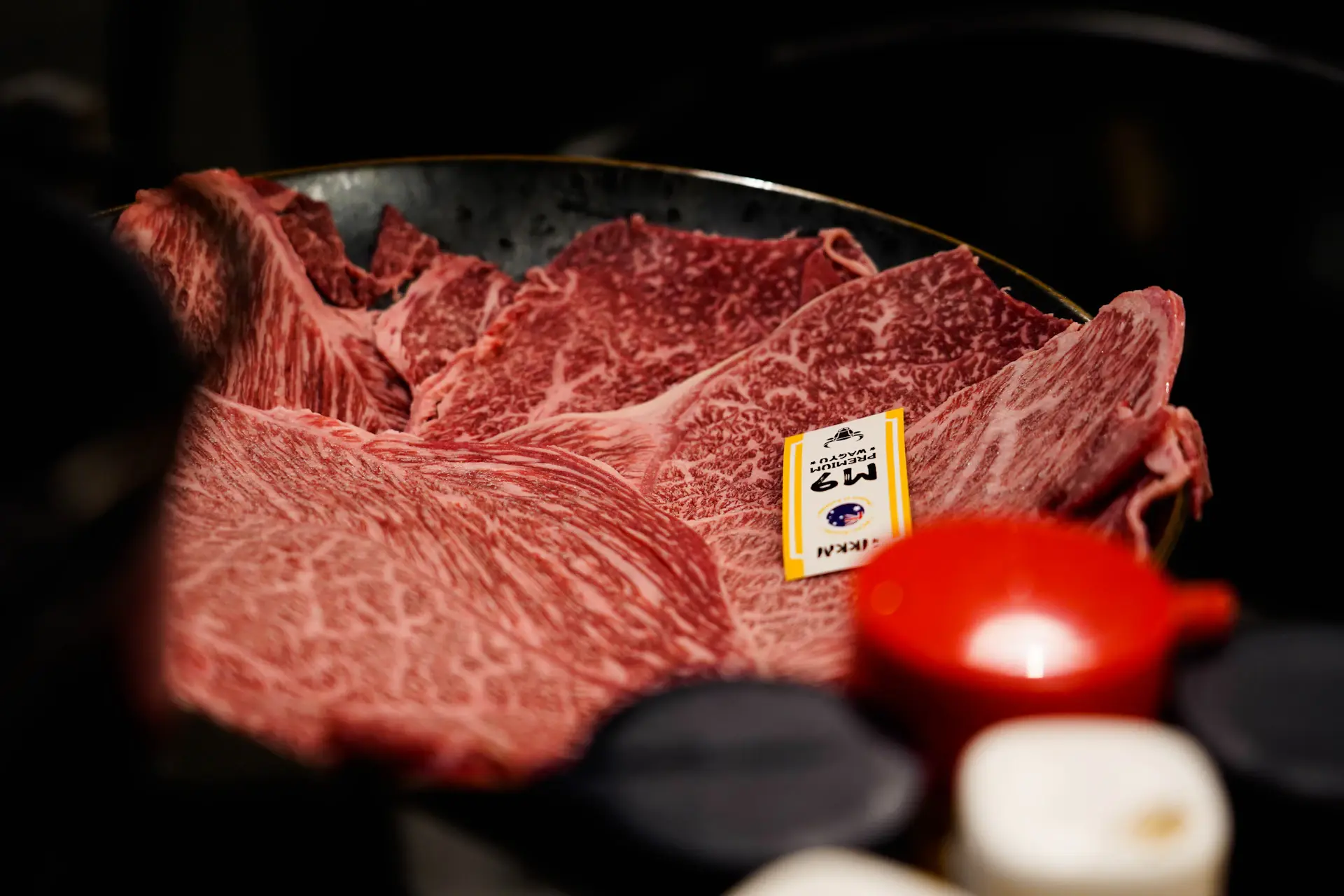Bò Wagyu áp chảo với truffle