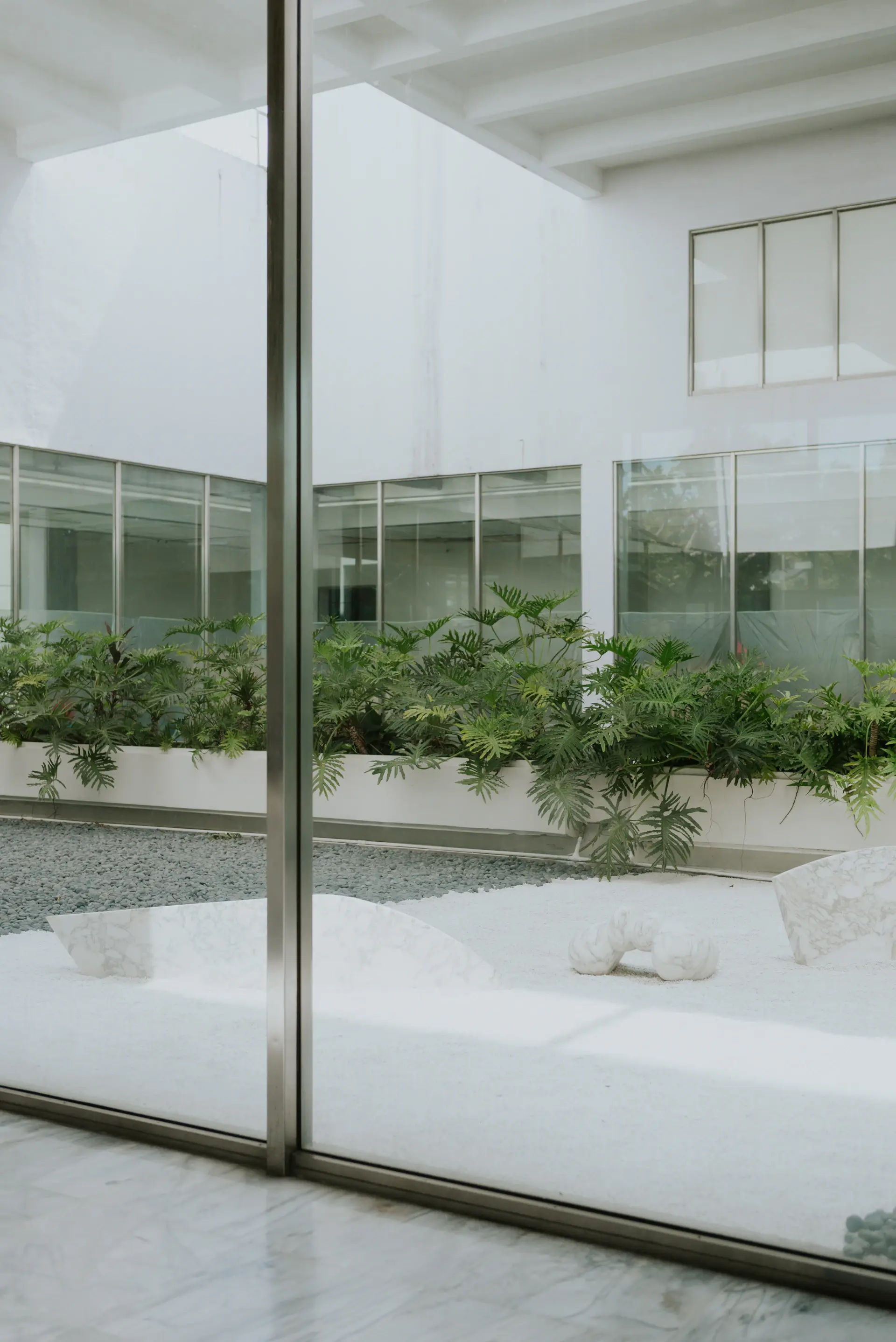 Vertical villa with interior garden atrium