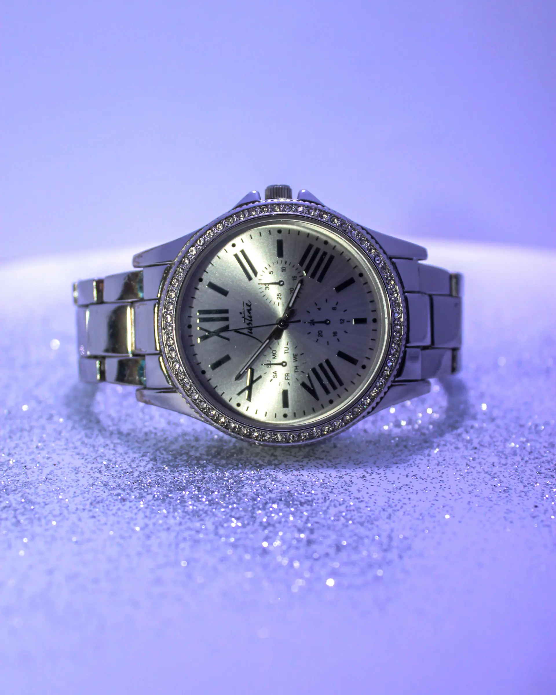 Ladies collection — jewelry diamond bezel
