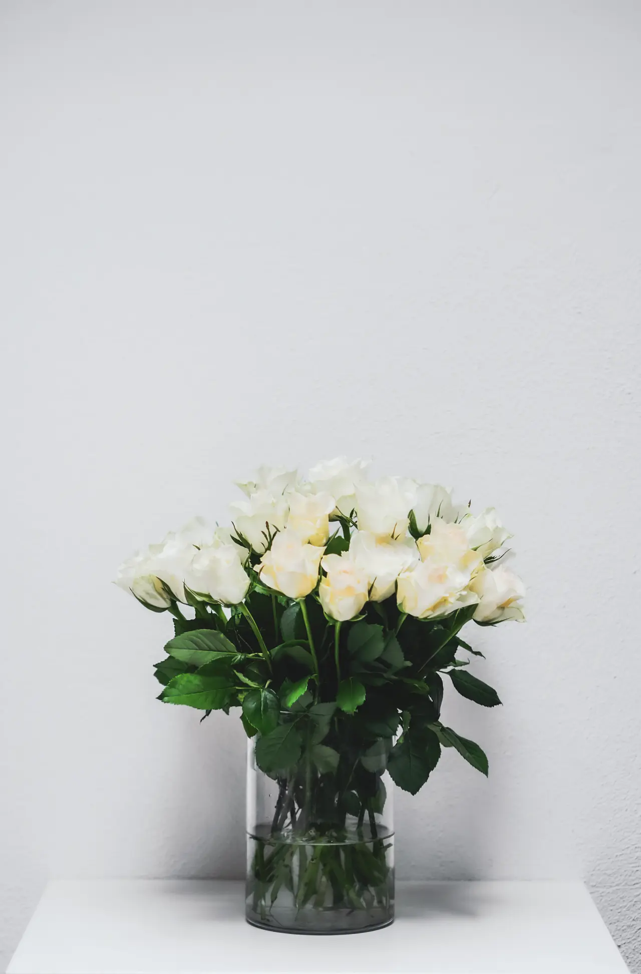 Sculptural blush rose arrangement edition