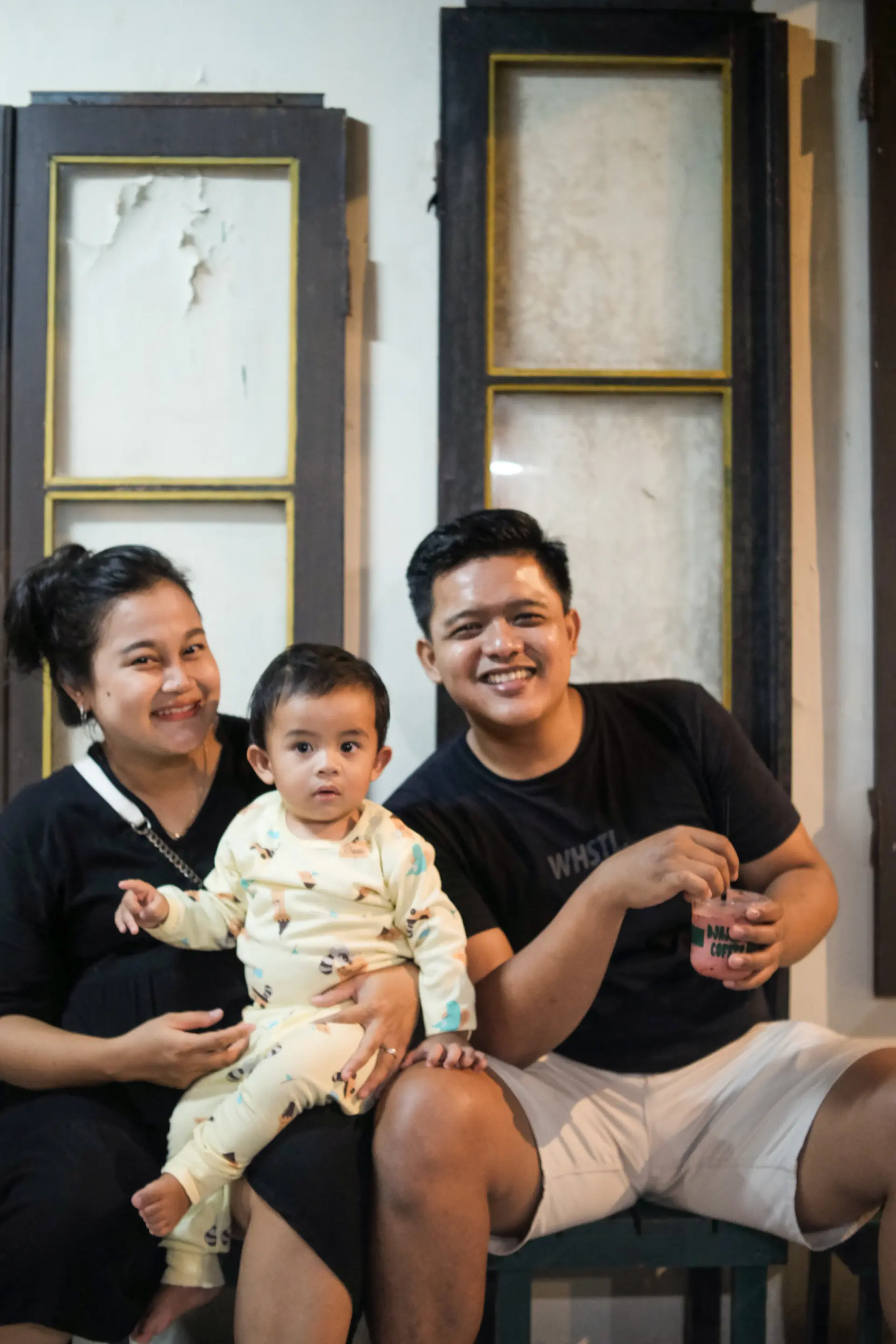 Khách hàng BankLuxe bên căn nhà mới