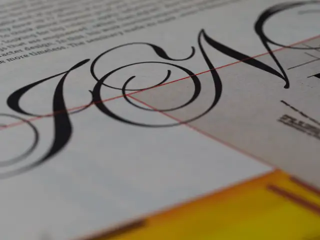 Logo Vogue Vietnam