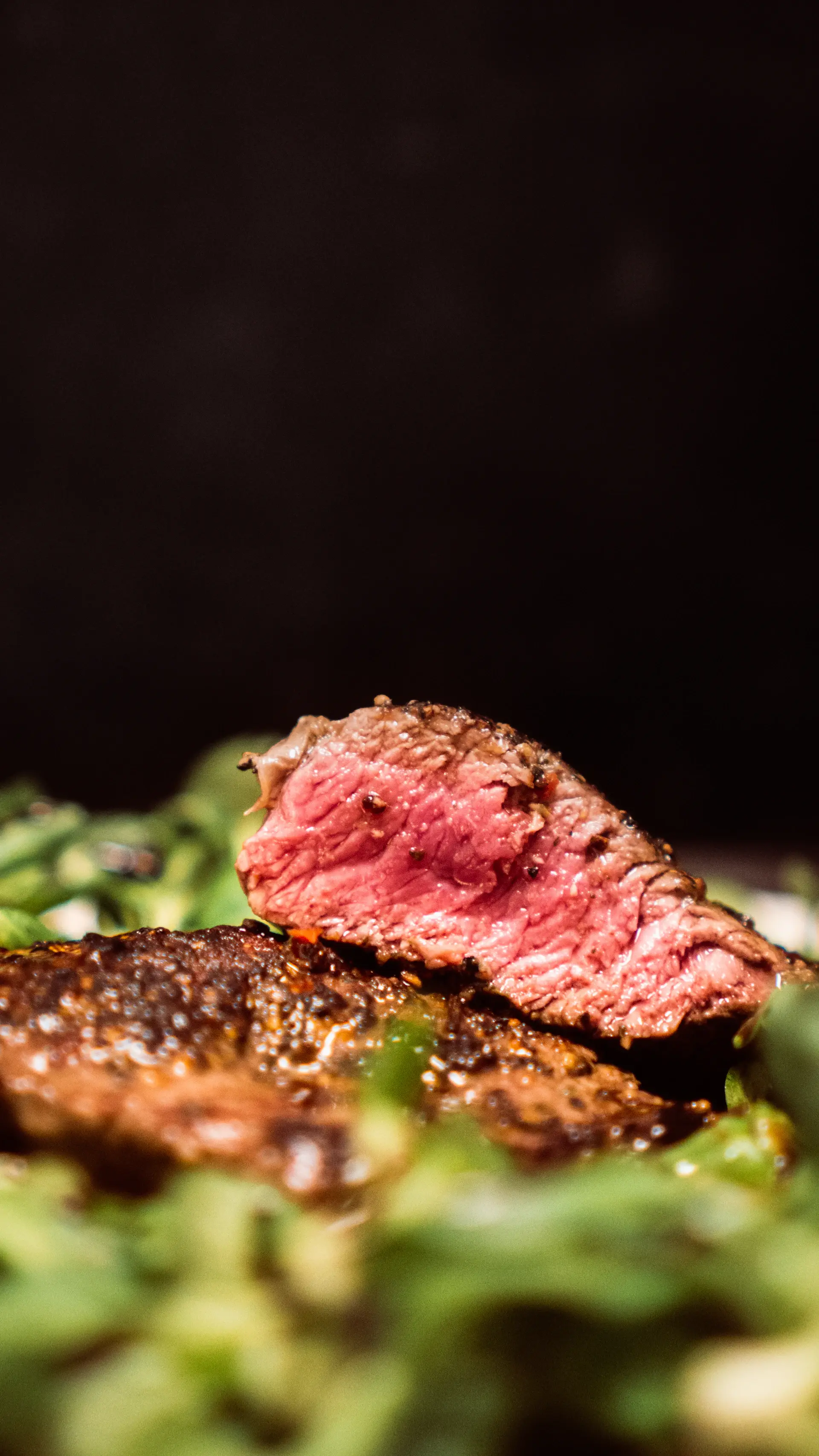 Bò Wagyu A5 nướng than close-up