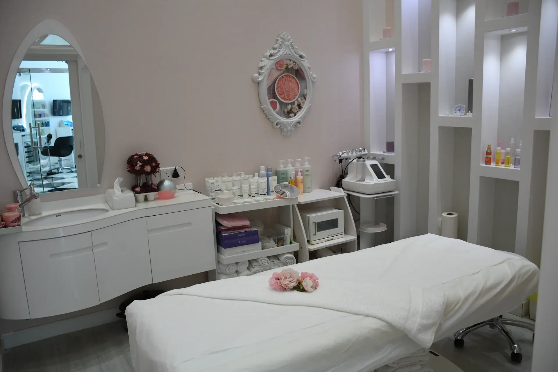 Refined aesthetic treatment room