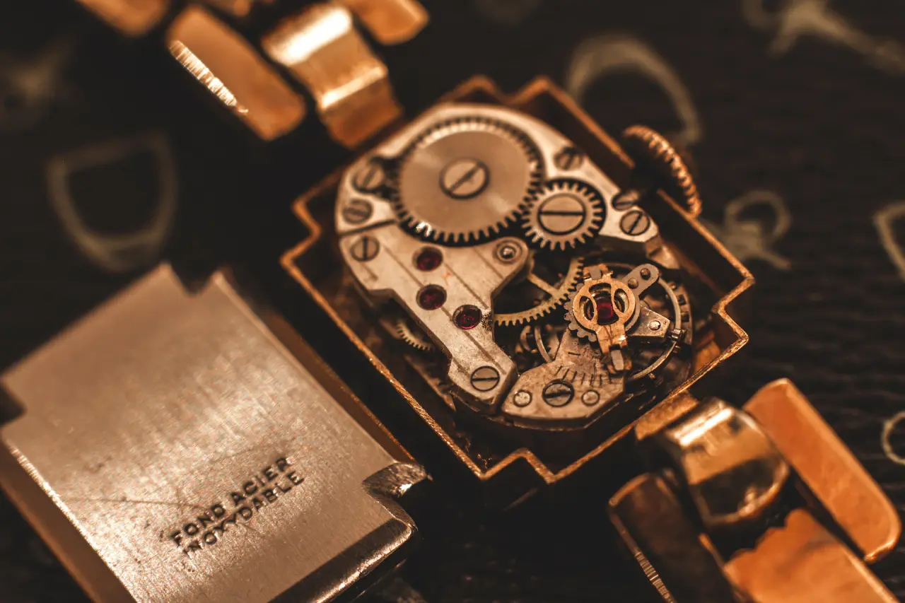 Calibre AU-1 — bộ máy in-house đầu tiên