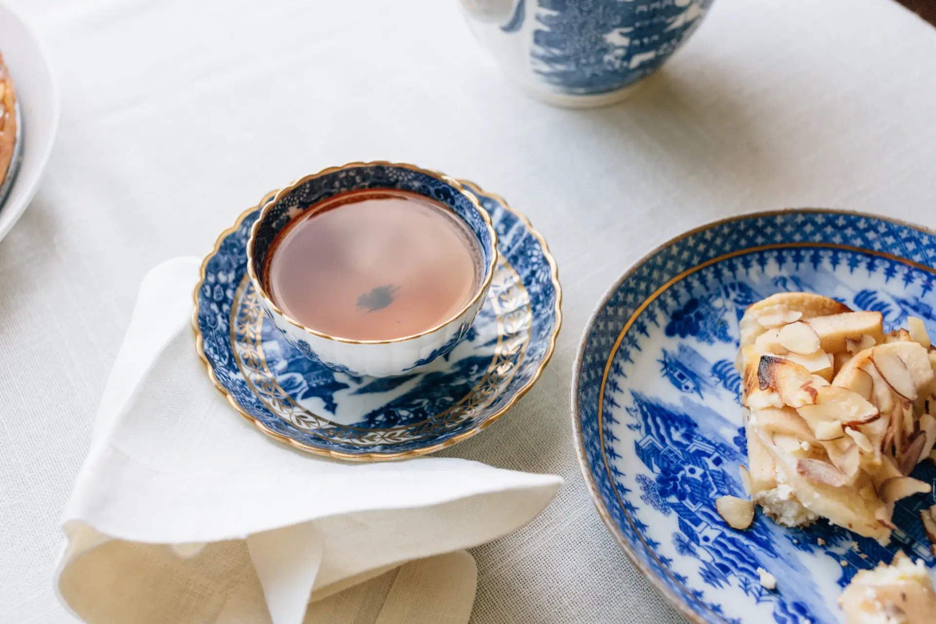 Cold brew with cookies on linen
