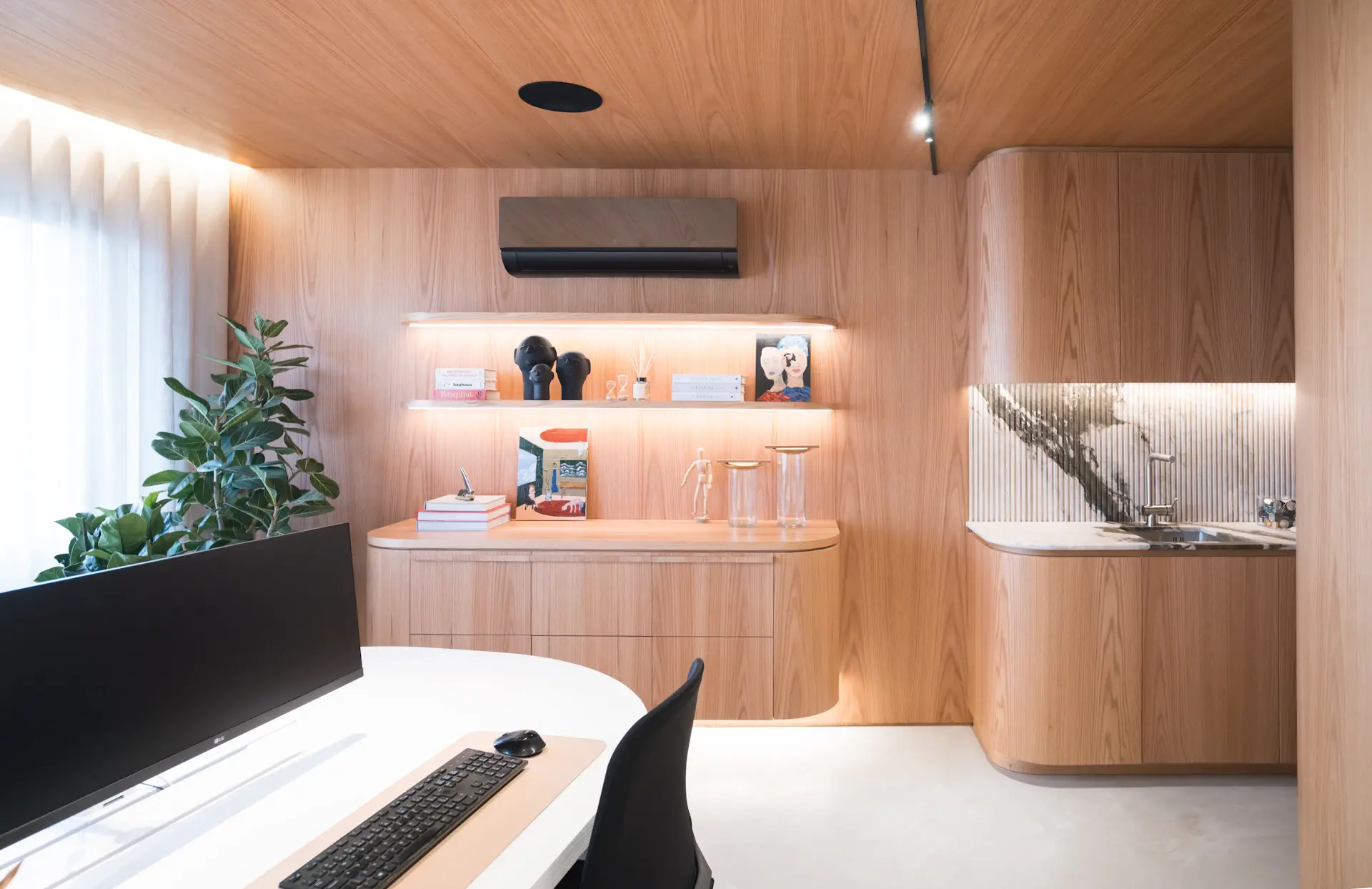Showroom nội thất với ánh sáng có chủ đích