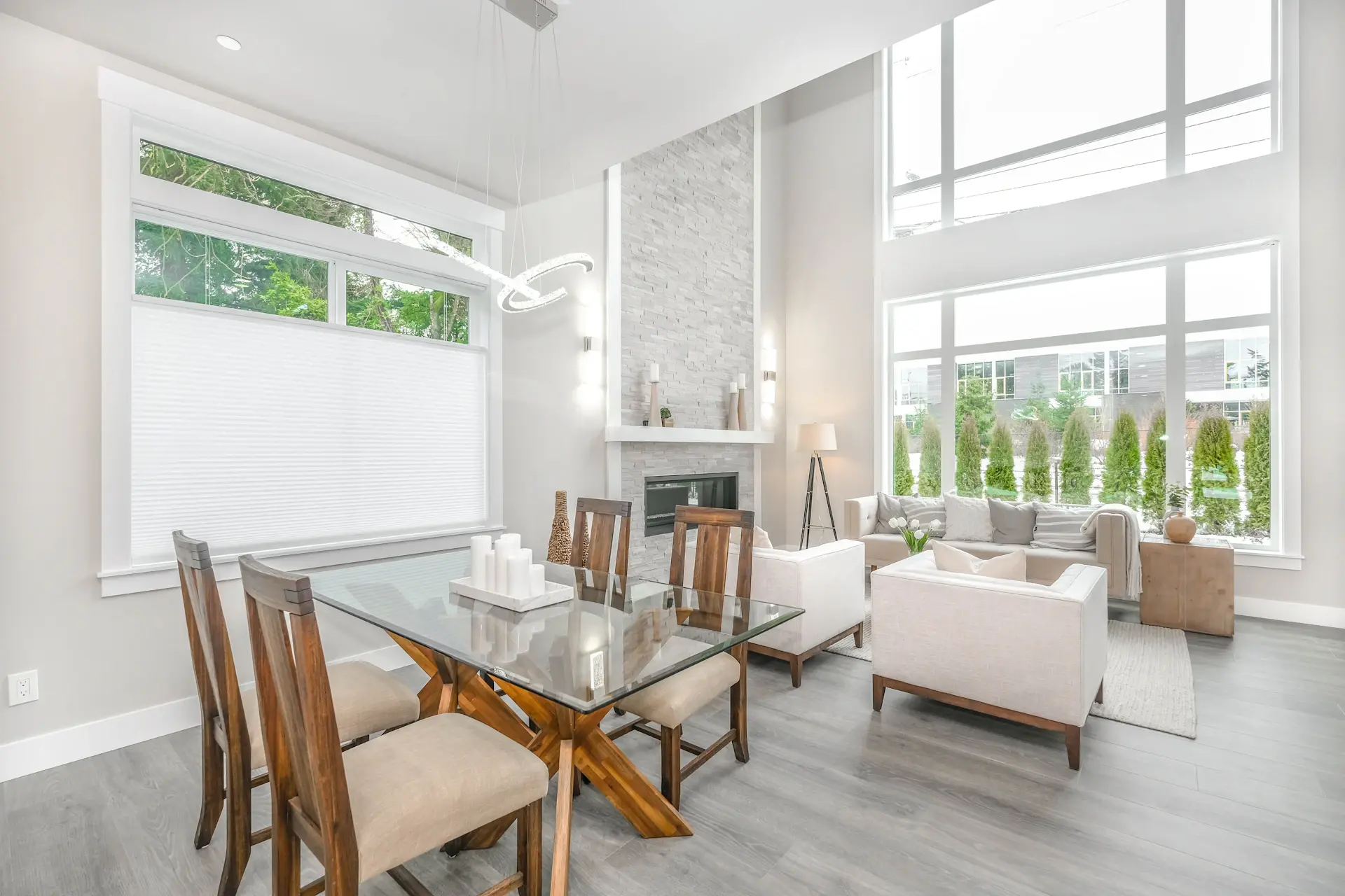 Crown Suite phòng VIP với gỗ óc chó và cửa sổ panorama