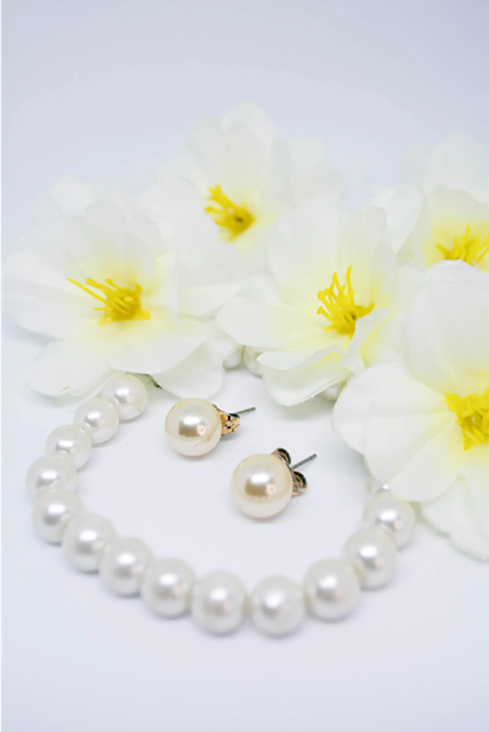 Bông tai Mặt Nguyệt của Aurevia