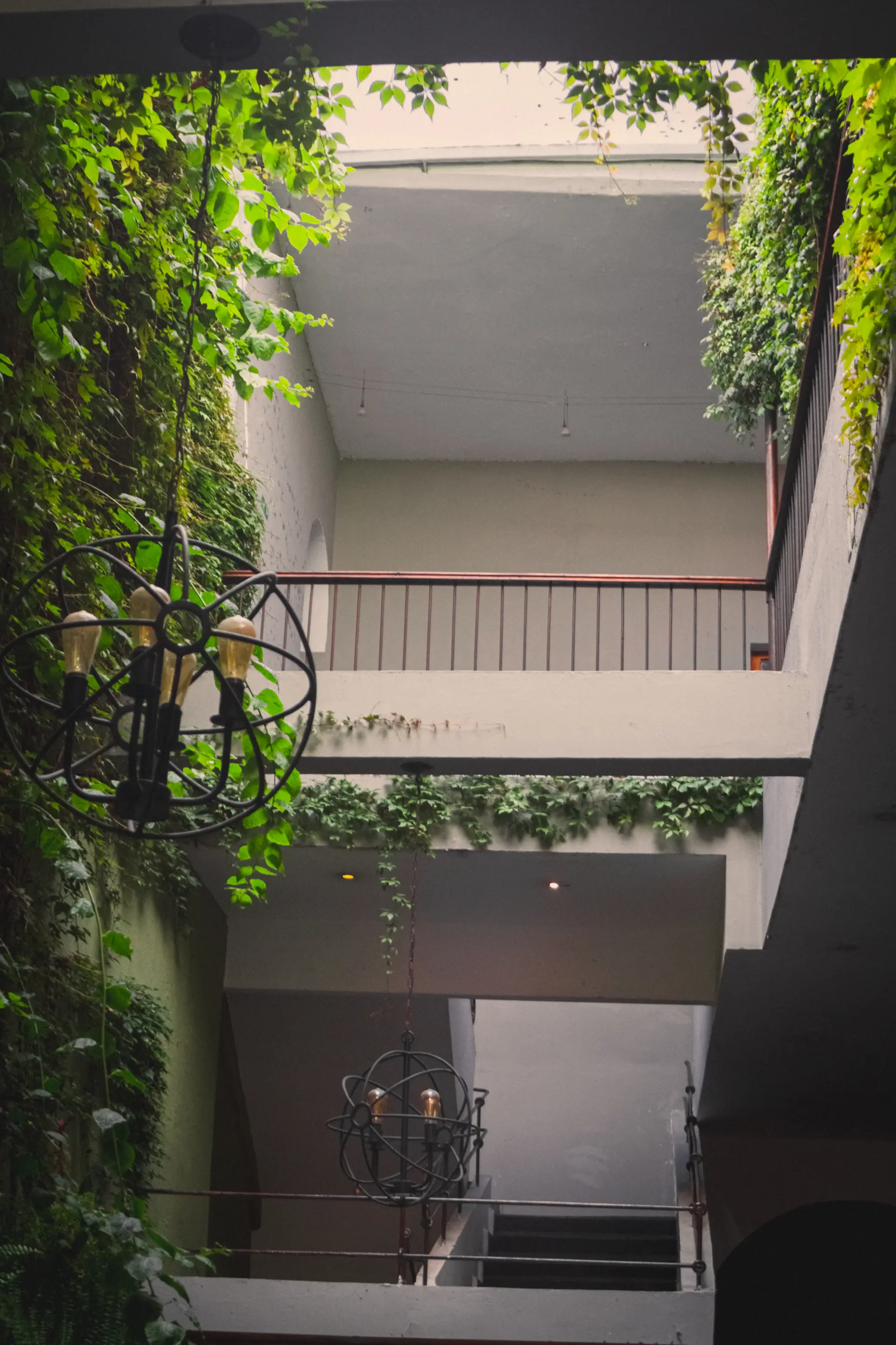 Vertical villa with interior garden atrium