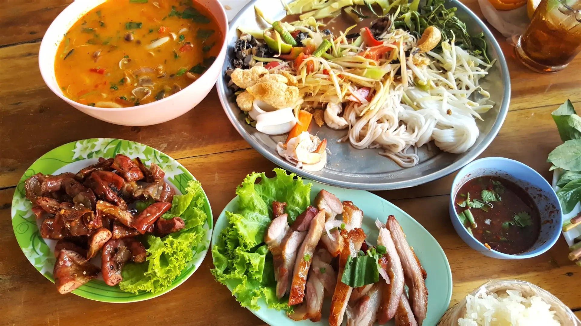 Trải nghiệm ẩm thực địa phương