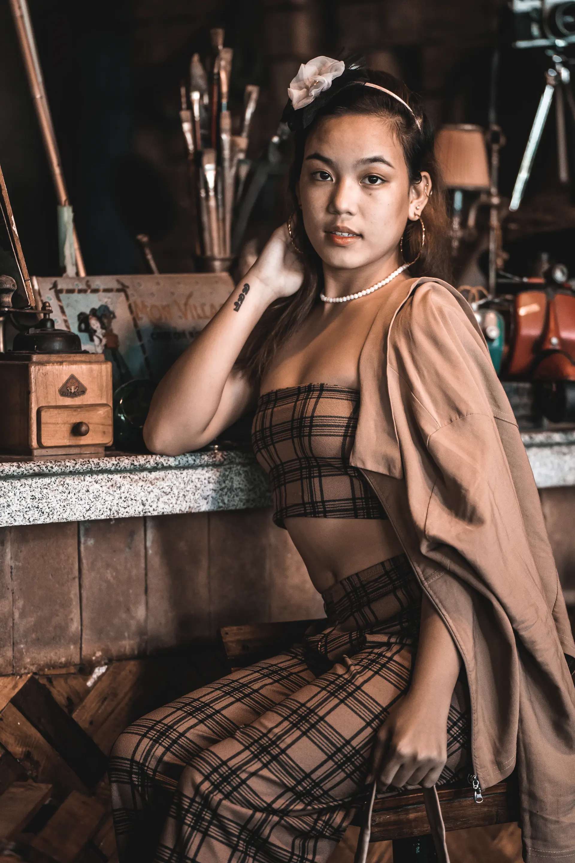 Chân dung sepia của bà Trần Hoài An, chuyên gia ngọc trai