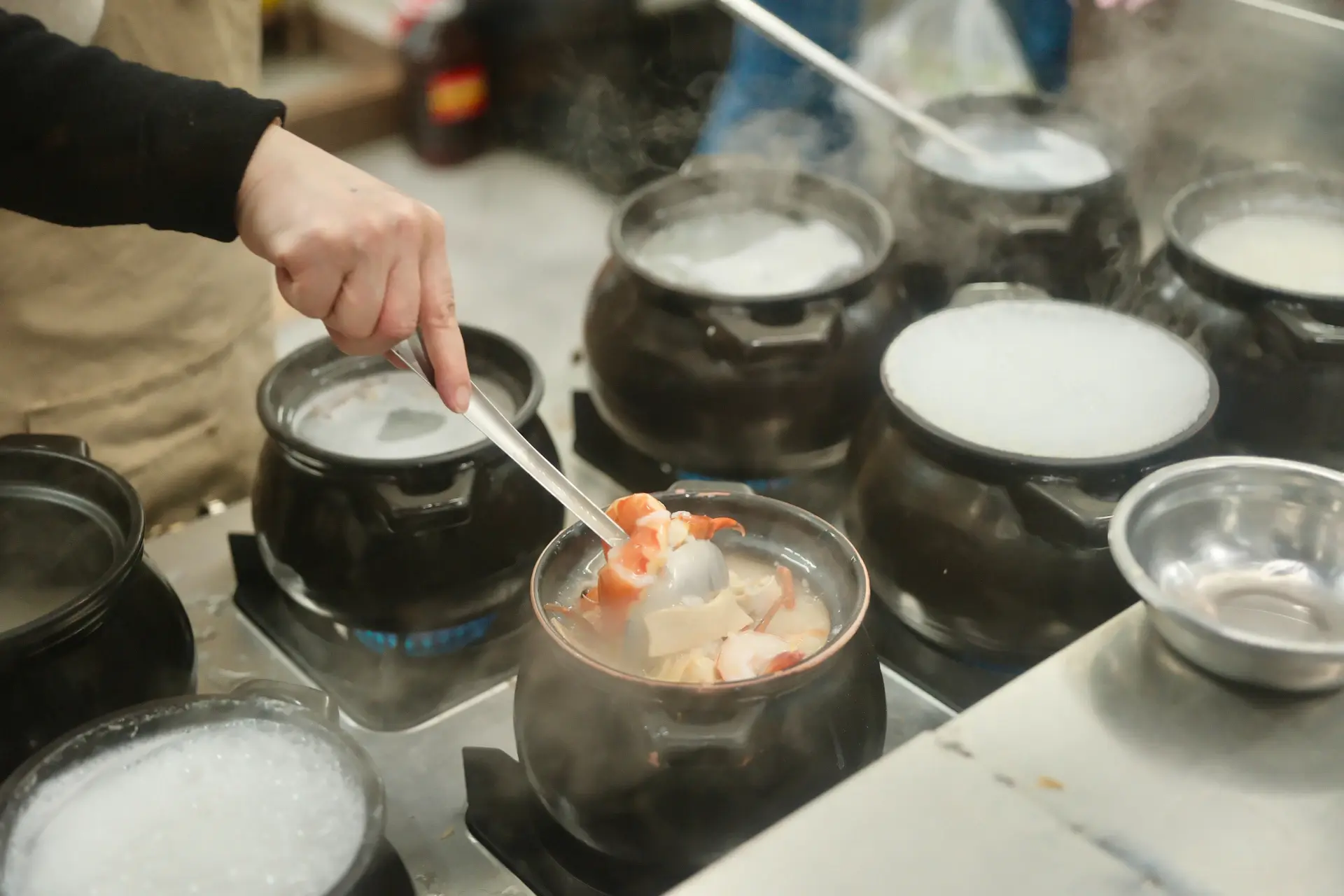Lẩu hải sản chua cay