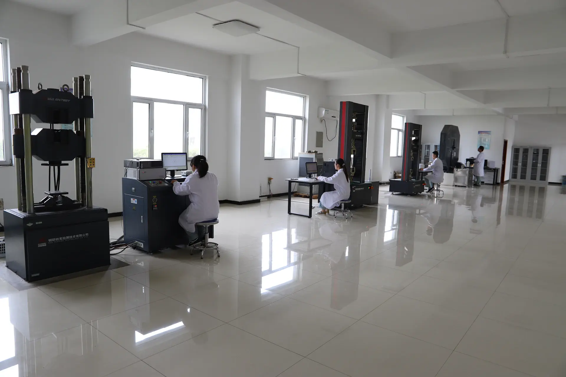 Nghiên cứu vật liệu mới công nghiệp hỗ trợ