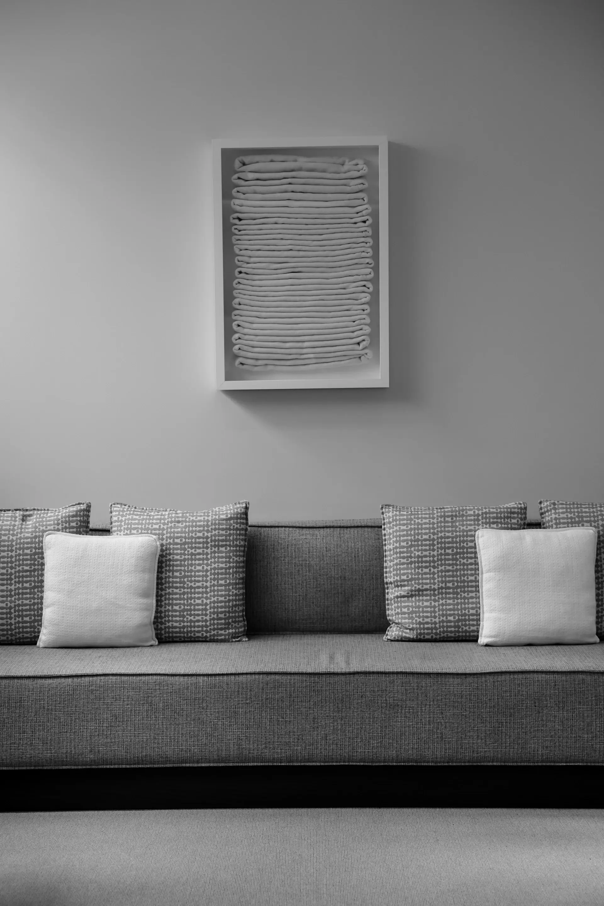 Sofa Lume ba chỗ bọc vải bố tông warm grey
