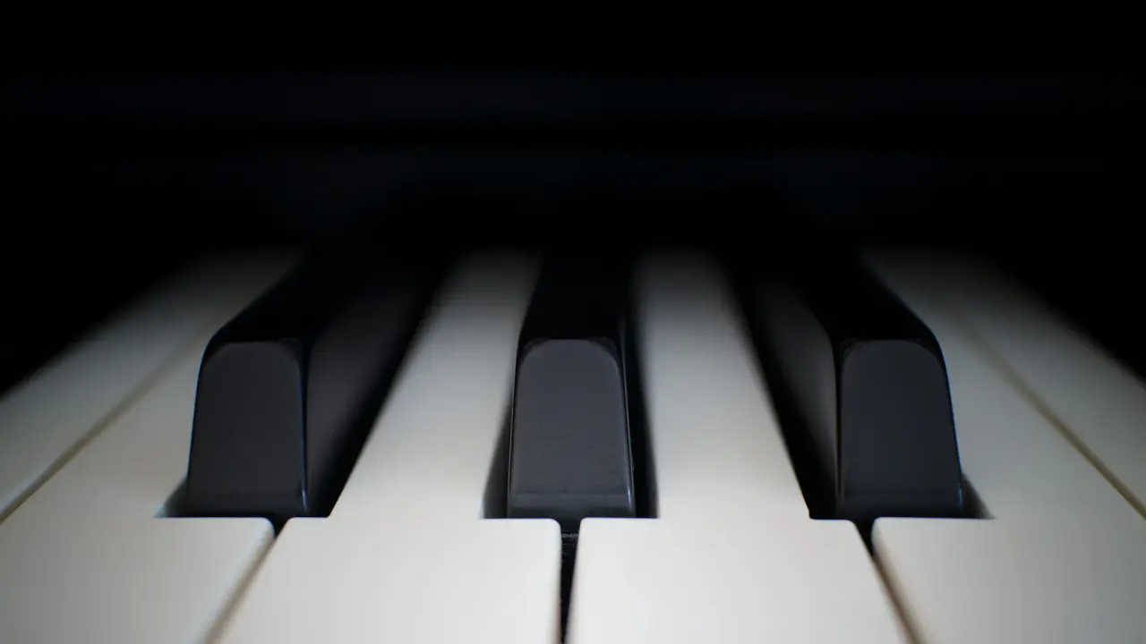 Lớp piano đệm hát cho người lớn
