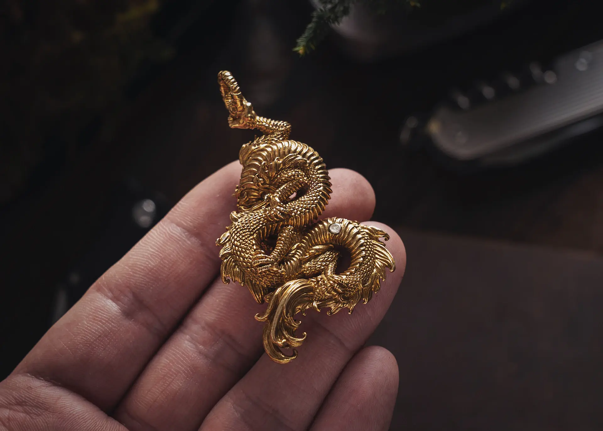 Mặt dây chuyền phiên bản giới hạn