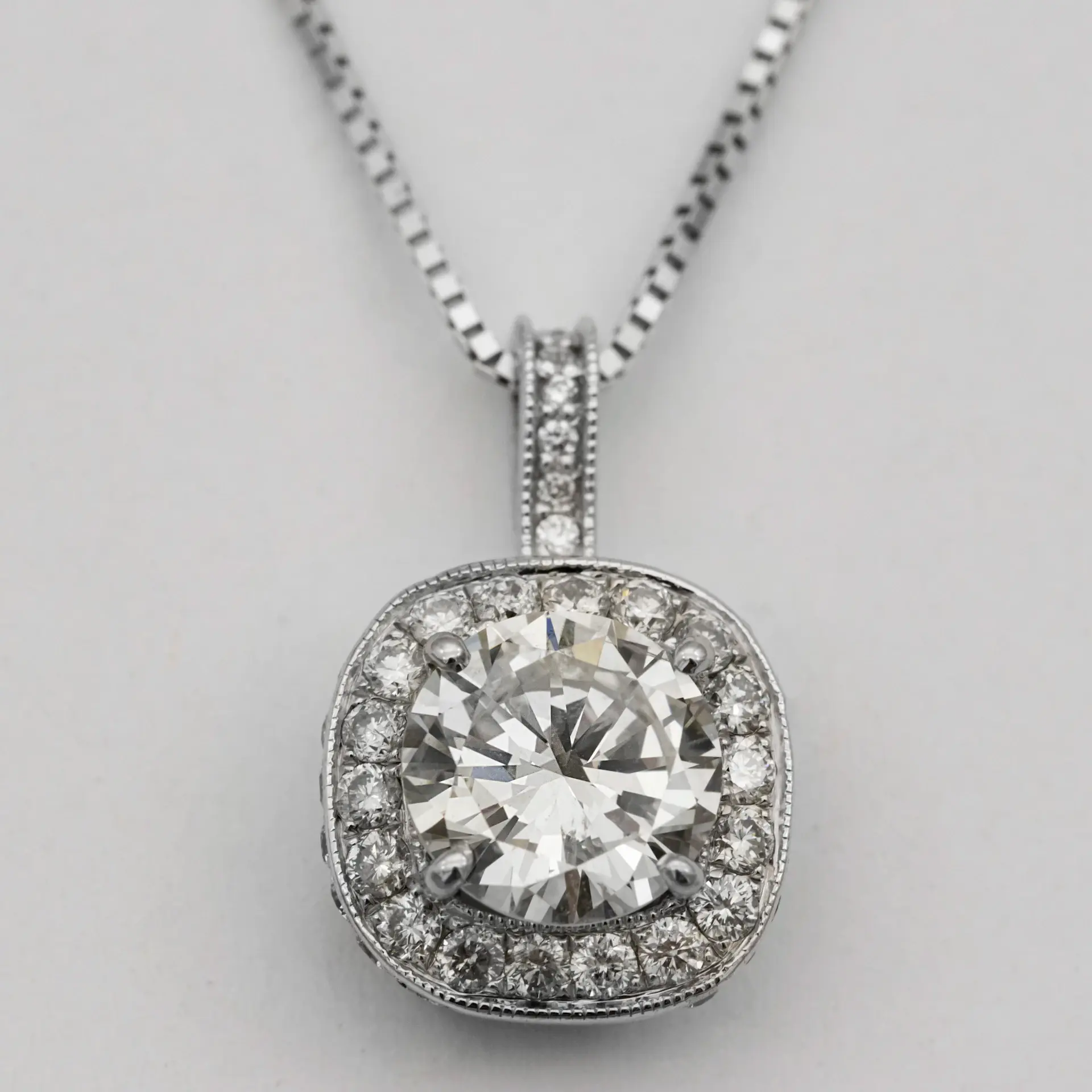 Vòng cổ Aurore của Aurevia