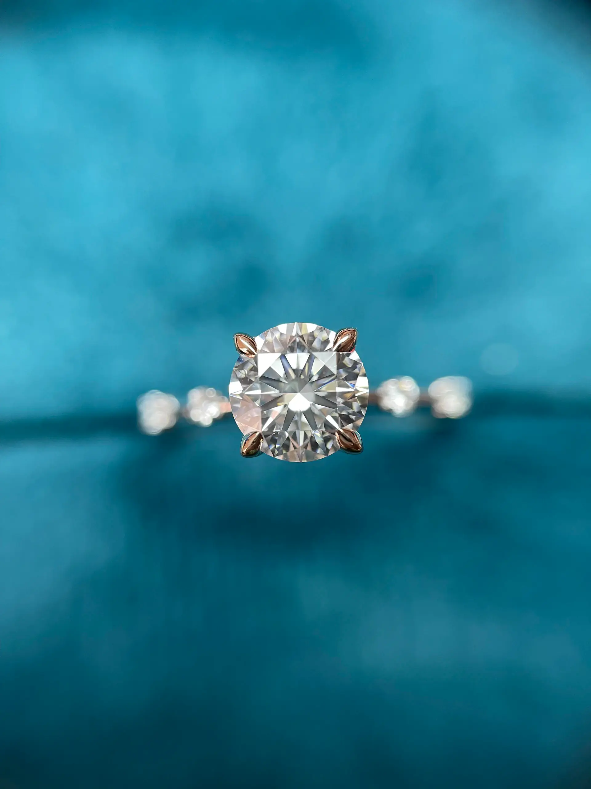 Nhẫn kim cương cao cấp Auréole — Bộ sưu tập Xuân Hè 2026 của LuxDiamond
