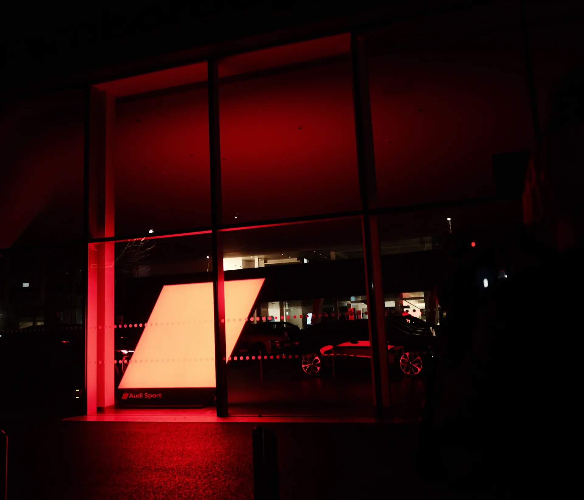Automotive showroom website built by MangoAds