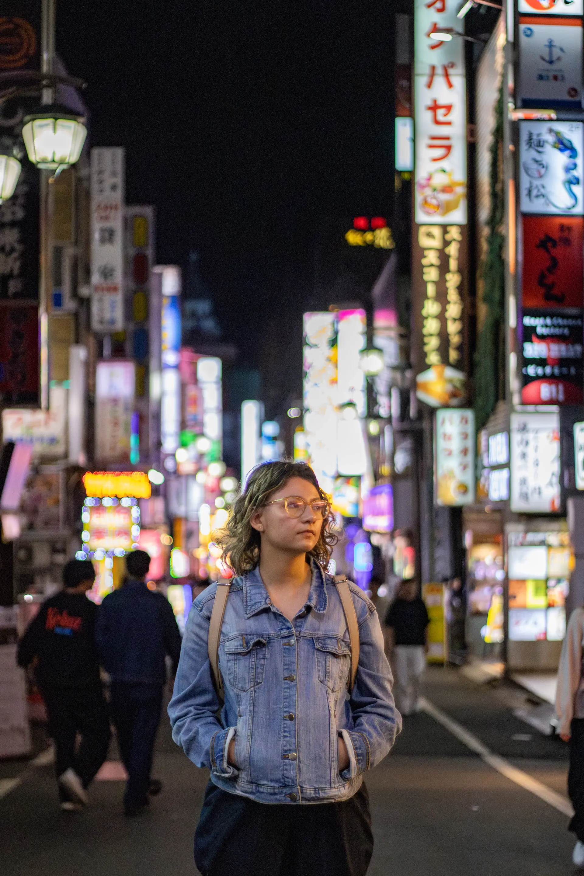 Du học sinh Việt Nam mỉm cười tại Tokyo