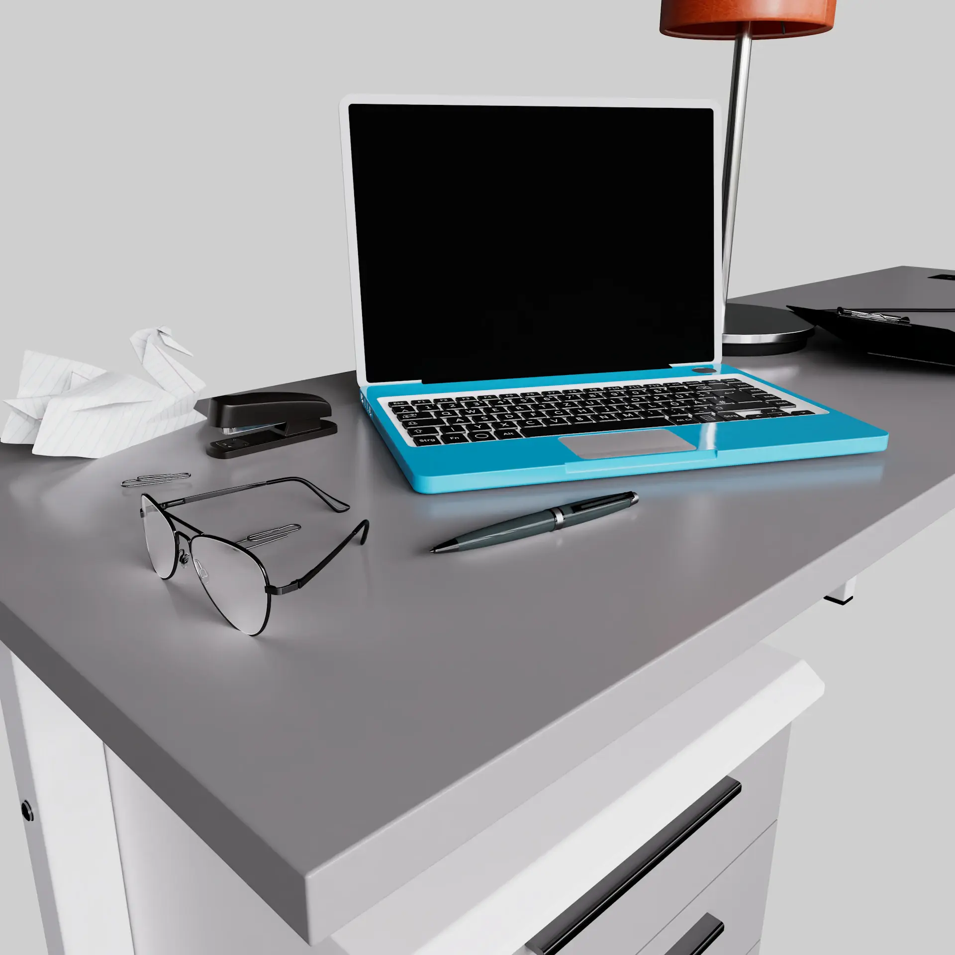 Bàn làm việc tối giản với laptop và đèn bàn