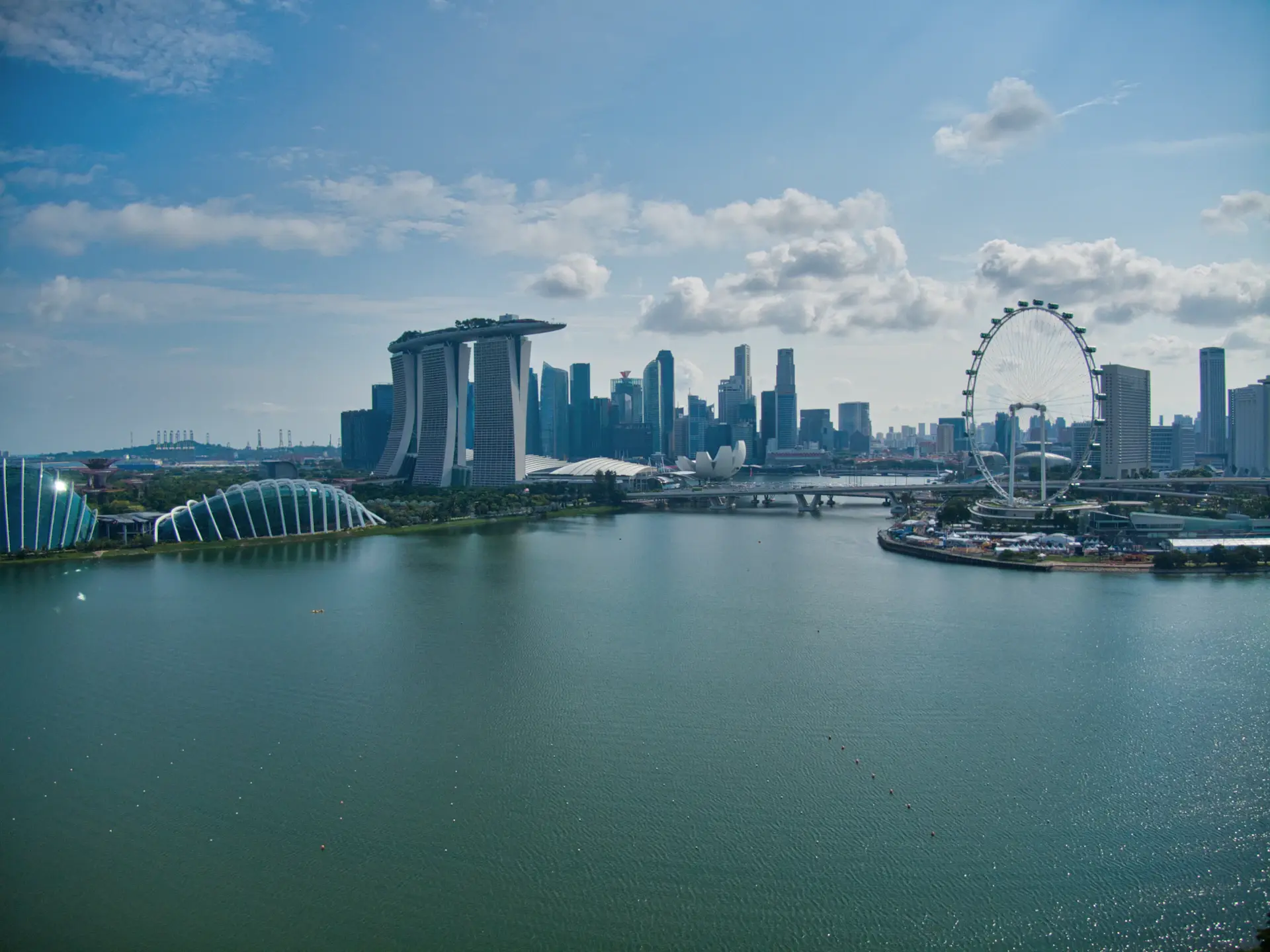 City-skyline penthouse over Marina Bay