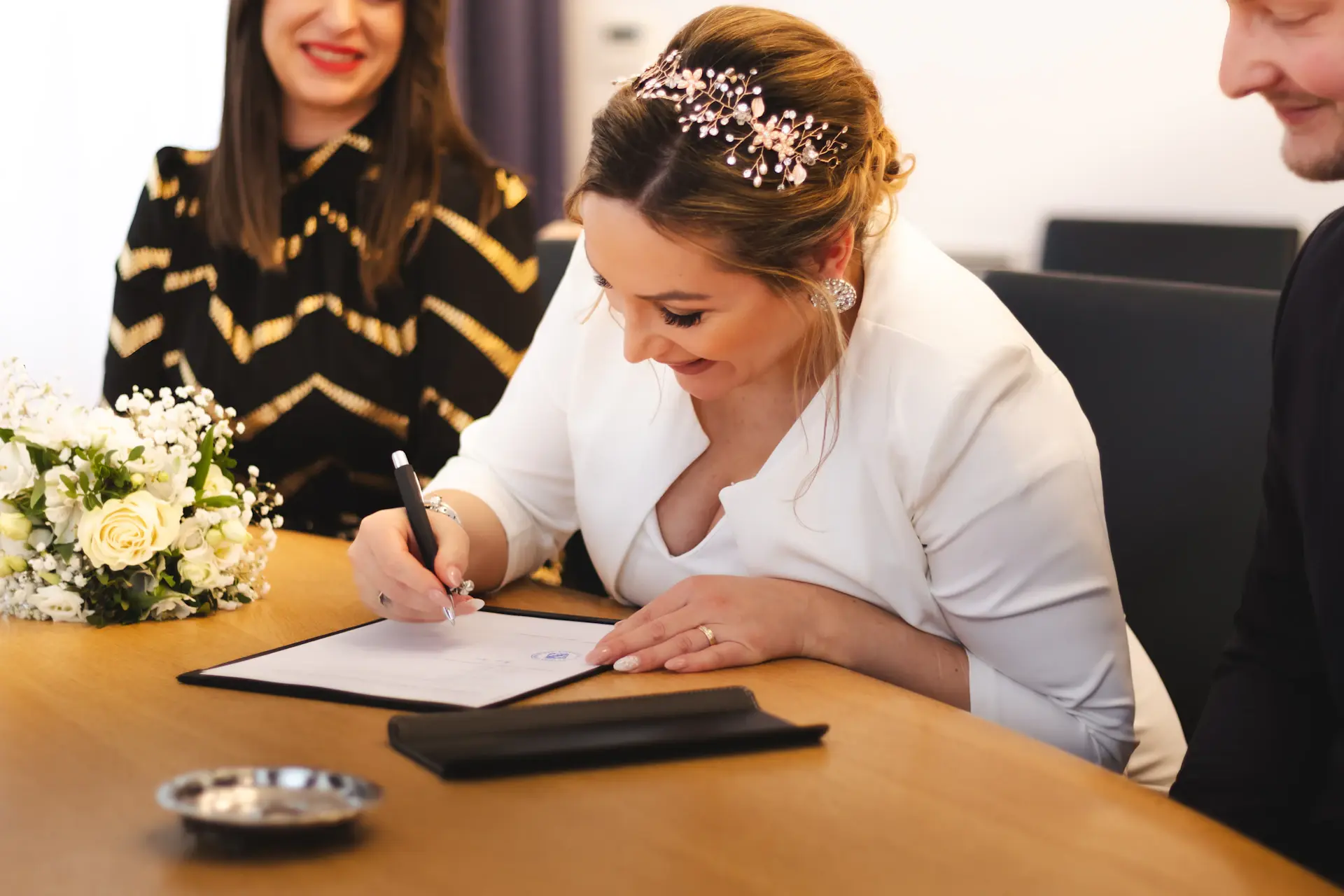 Wedding planner Éclat tư vấn cô dâu chú rể