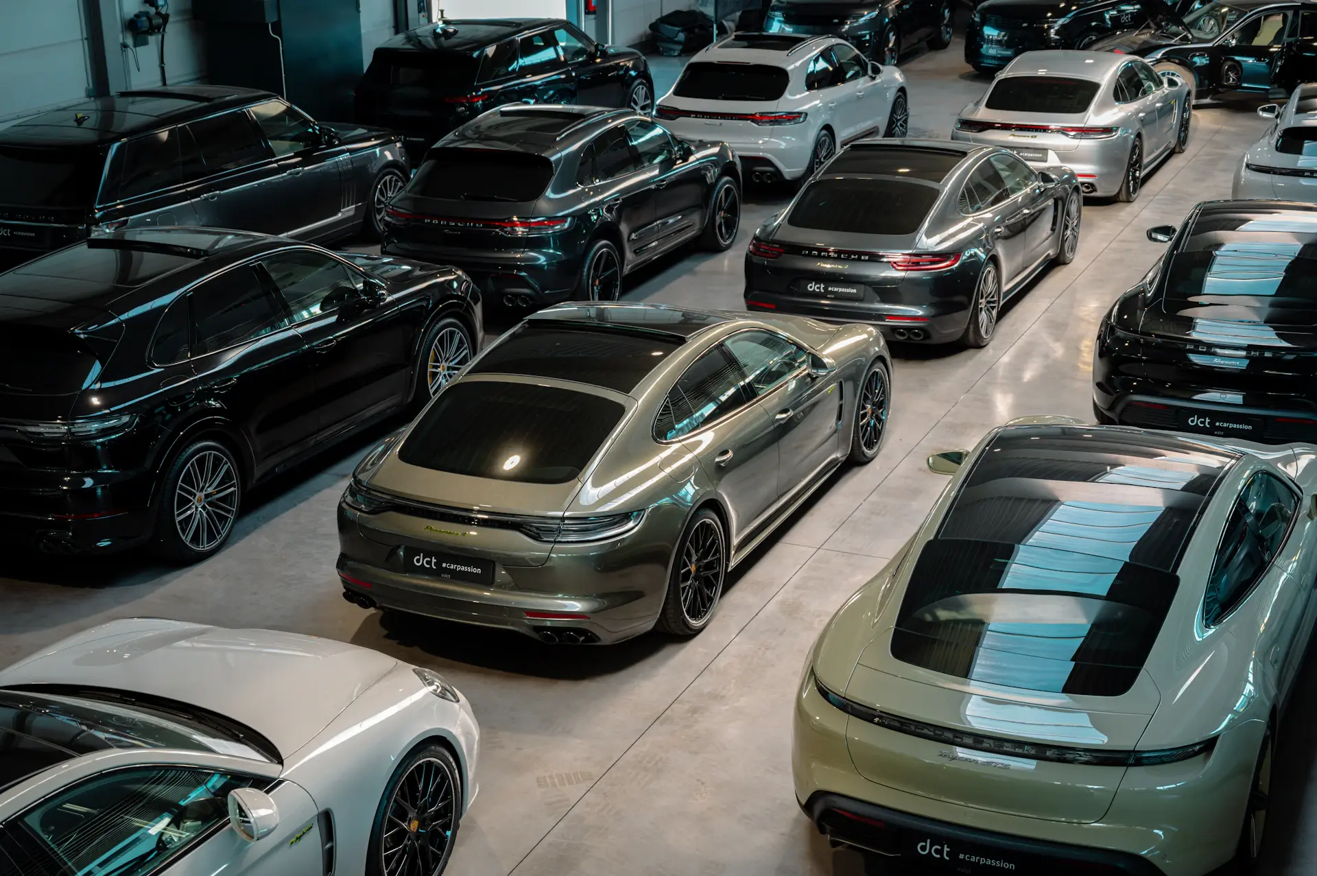 Mercedes-Benz showroom Đà Nẵng