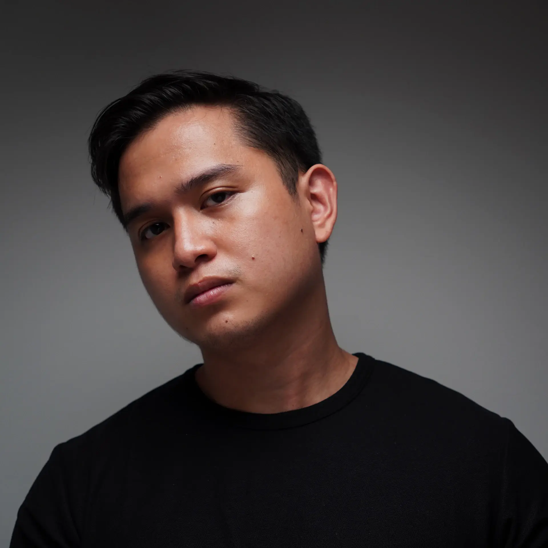 Lê Hoàng — Sales Manager