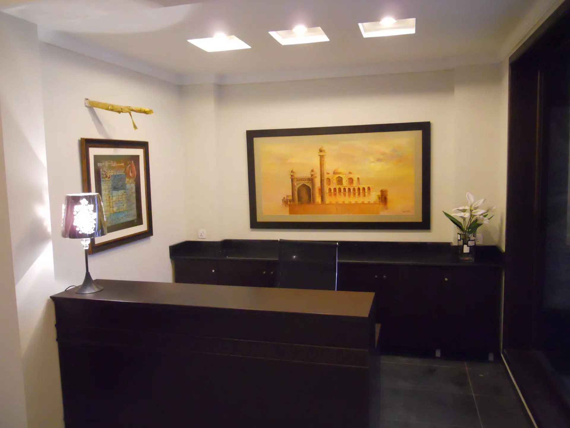 Cán bộ và tình nguyện viên đơn vị Hội cơ sở trong một buổi tiếp nhận hỗ trợ