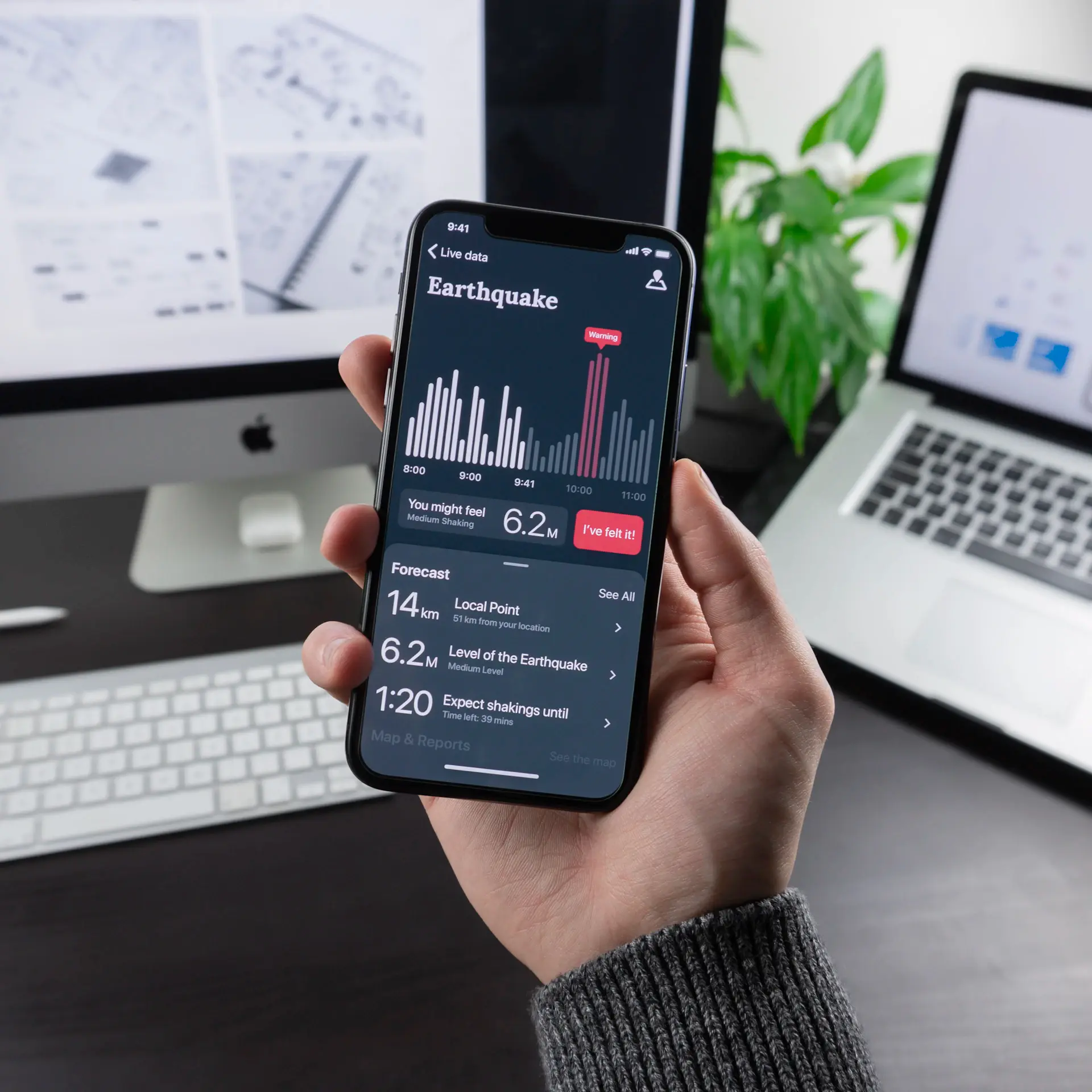 App chấm công Bluecore với nhận diện khuôn mặt