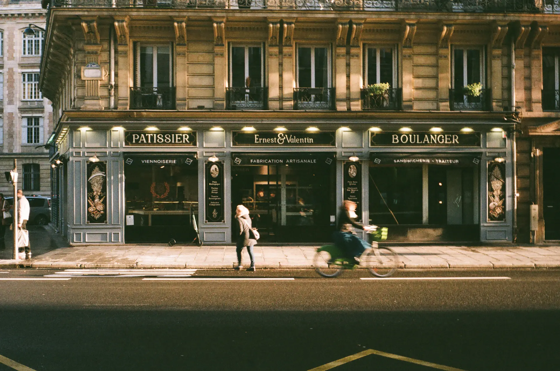 Boutique Aurevia Paris — mặt tiền cổ điển trên phố Rue de la Paix