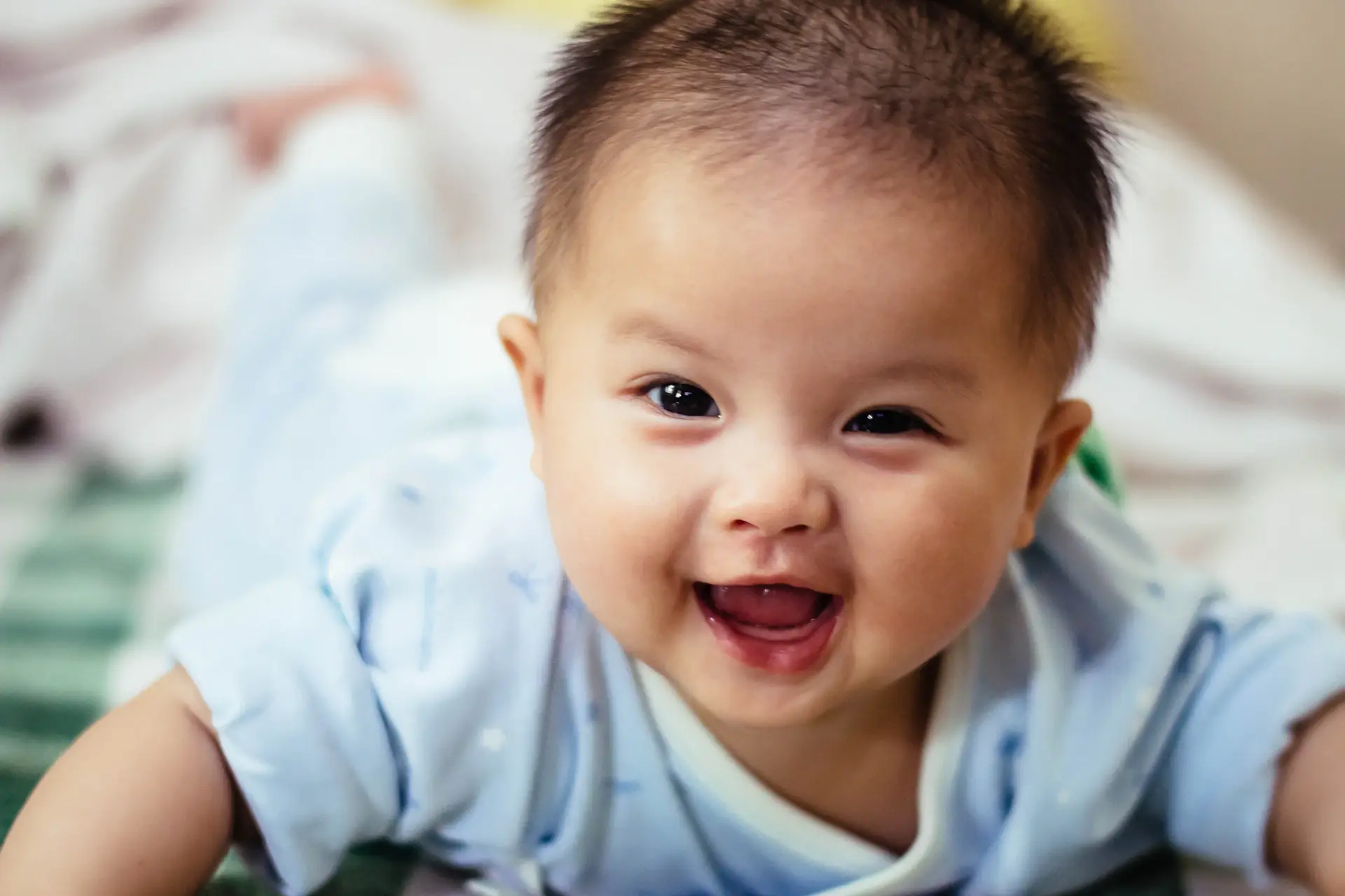 Bài tập vận động cho bé sơ sinh