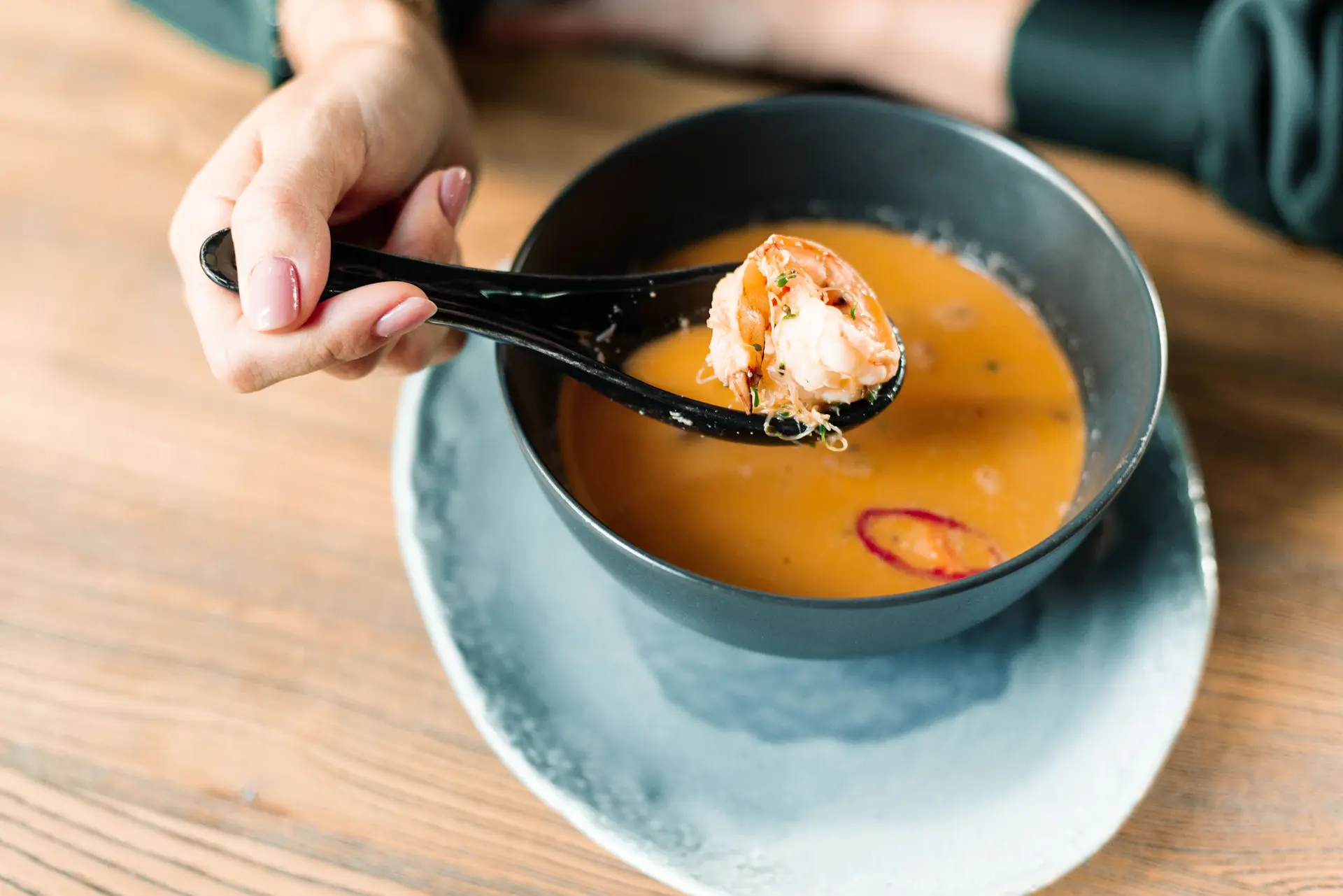 Súp Bisque tôm hùm truffle